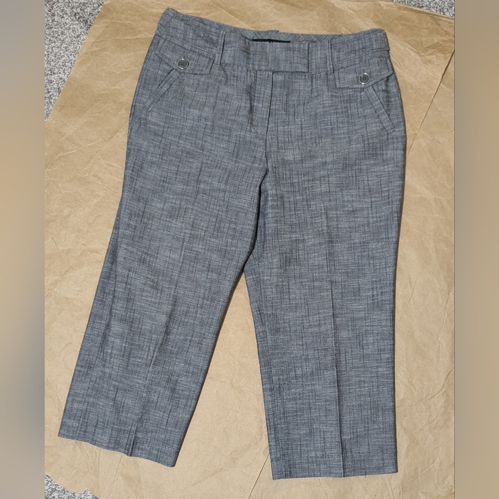 Larry Levine women's grey stretch Capri pants size 10